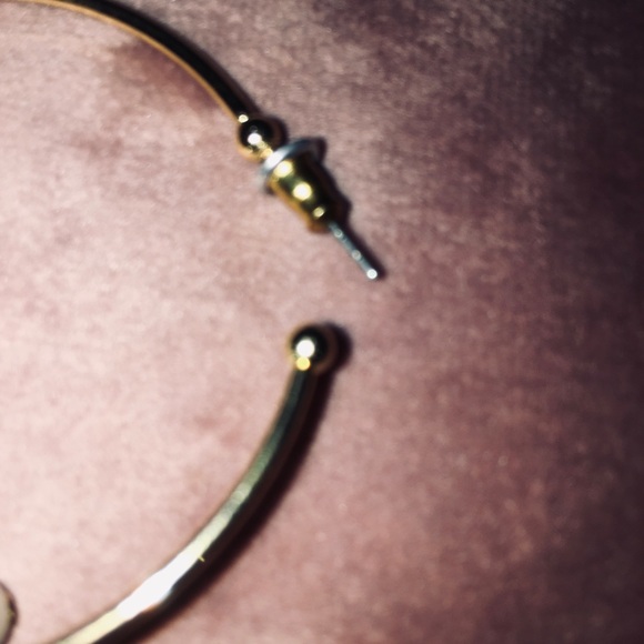 Custom Handmade Shell Necklace & Matching Earrings - Picture 15 of 16